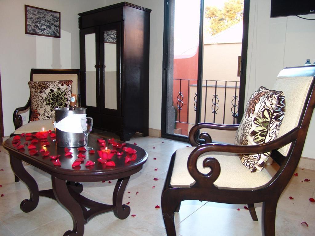 Casa Del Tio Hotel Boutique San Miguel de Allende Kamer foto A suite at the hotel